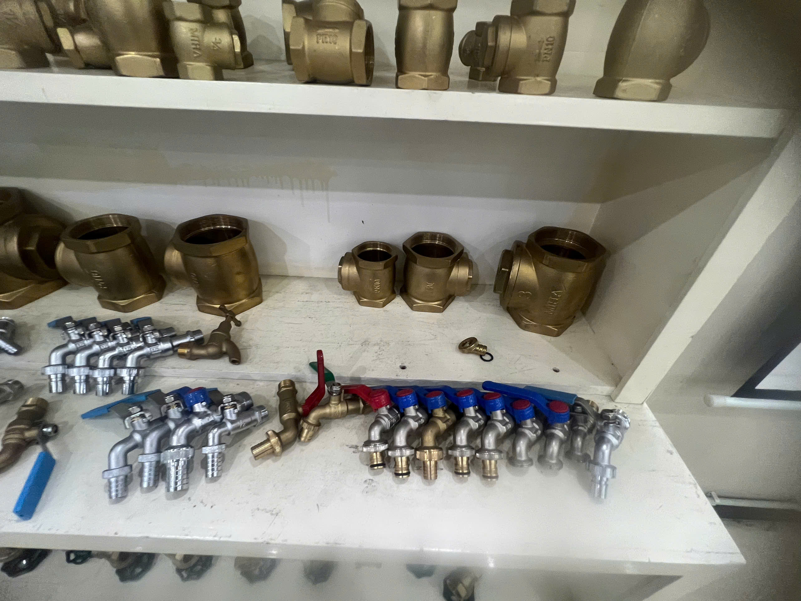 Samples shelf 16.jpg